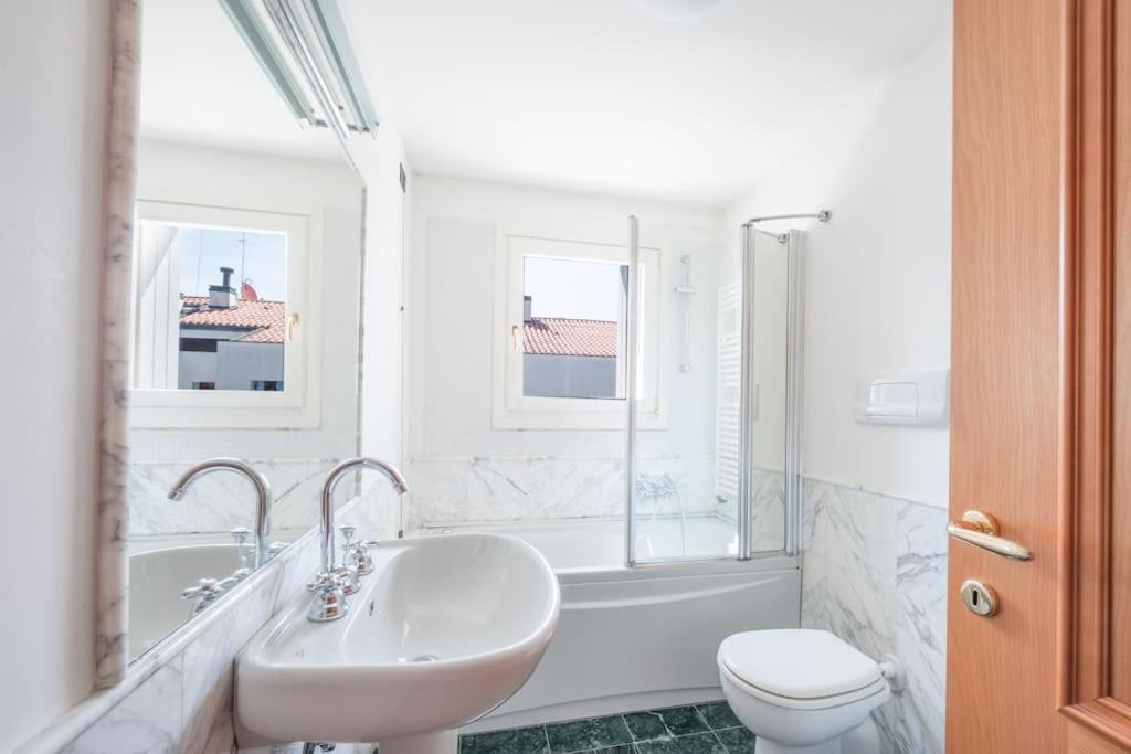 Apartamento Ca' Altanella, Amazing Views From The Terrace!